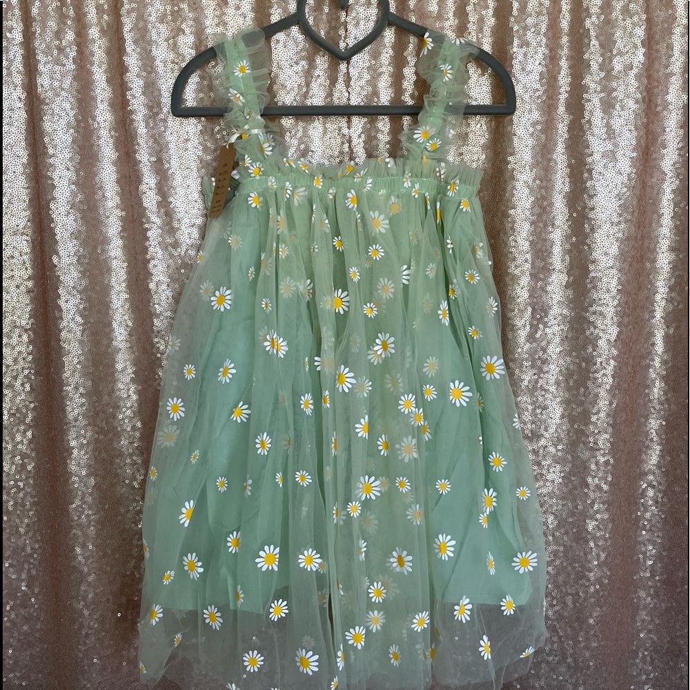 New girls tulle dress in sz 6